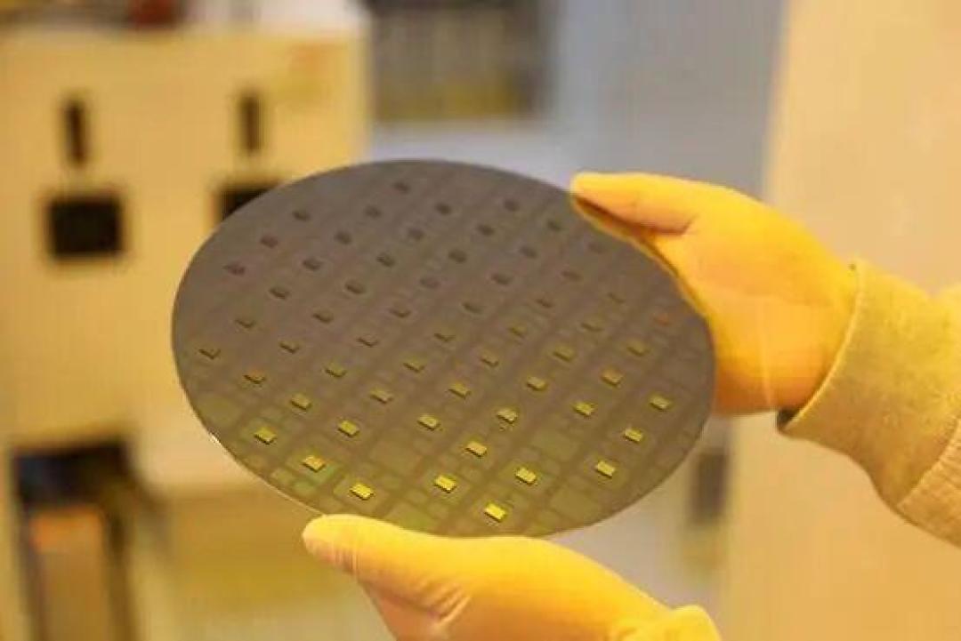 AMD的计算核要交给英特尔造？KeyBanc报告把AMD列进