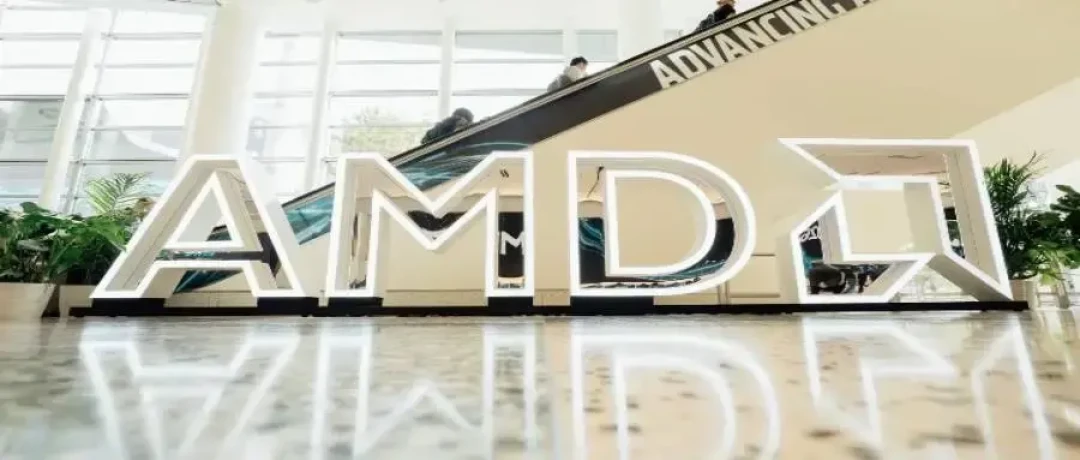 32768核一个机架！AMD的新AI机架，把X3D涨价原因讲明白了