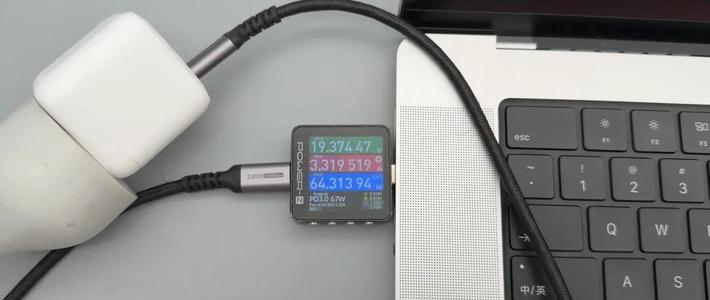 「安克的“完美适配”变成了一张OTA补丁」撞上「20号晚8点开闸」：iPhone 18充电头纠结党，闸门前先把协议、批次、价梯这三本账对完