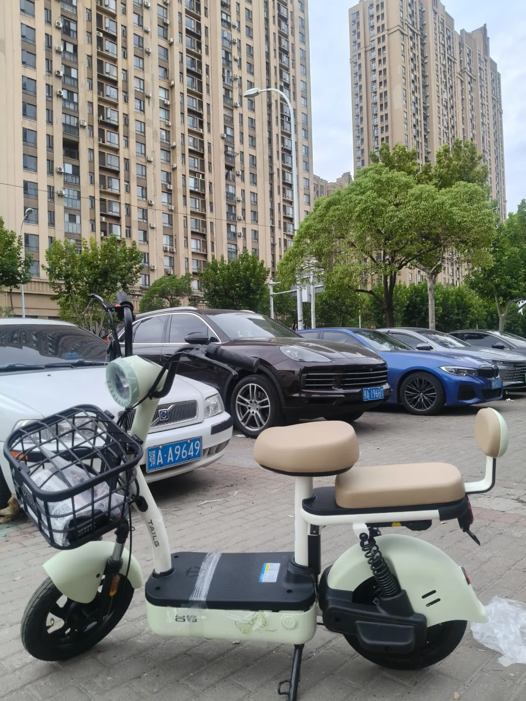 网上拼团1299、店里包牌1399:同一台台铃Q糖差价400,我把20多篇晒单帖的账翻完了