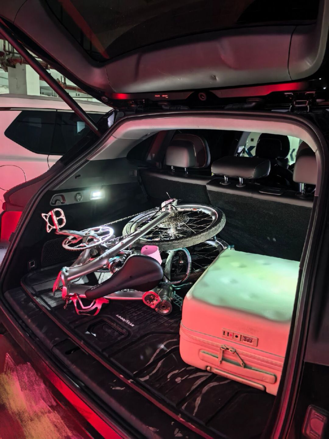 P10塞不进极氪7X?别怪车小,大行这笔后备箱账9成人没算