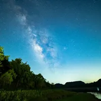 「8月英仙的"错过等三年"」撞上「猎户座22号凌晨月落」：流星雨首拍党，21号熬大夜前，先把窗口、选址、参数这三本账对完