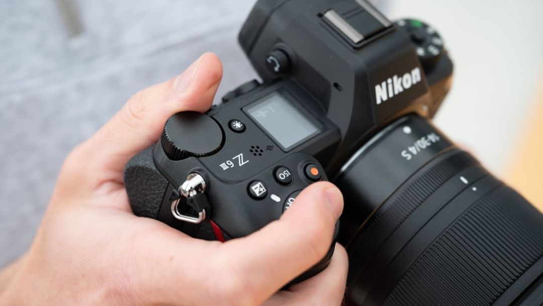 Z6 III 机身特写