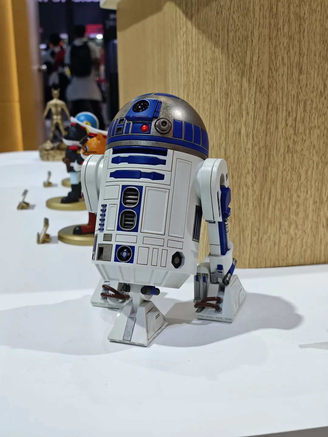 铜师傅双11杀进迪士尼:星战Q版499已有人上手,蜘蛛侠还在排队
