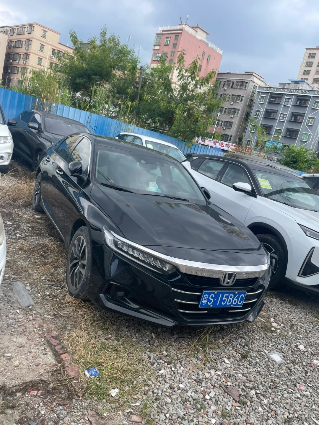 5.88万的奔驰E300挂到你面前,先分清是崩盘还是鱼饵——Q4捡漏二手车,把三个问题问齐再掏定金