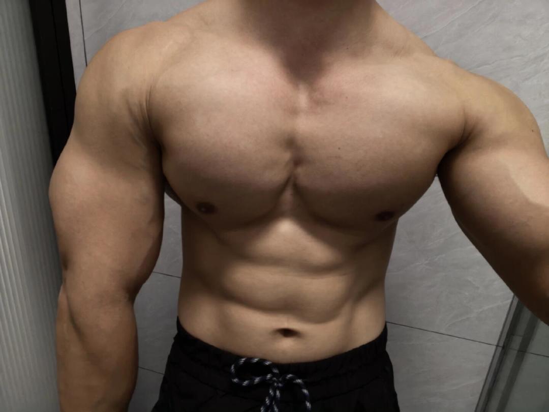 停练十天回来第一练,深蹲掉了15kg:丢的不是肌肉