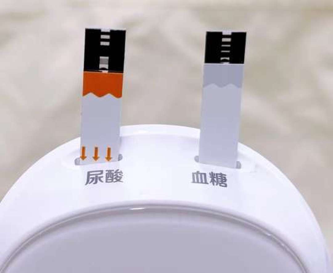 同一只手两台机器差137：我把三诺尿酸仪的“打架”帖翻了一遍，发现家用数值只有一种正确用法