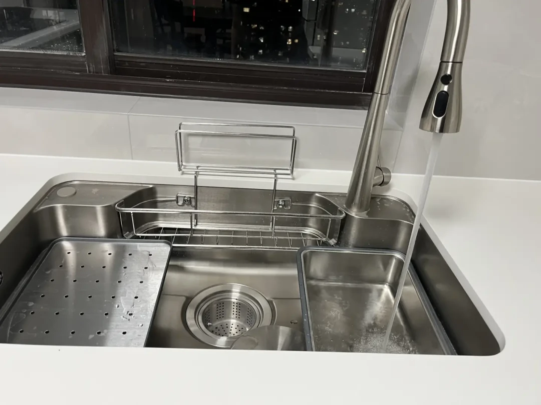 吐槽欧琳水槽的帖子翻到底,槽体之外的雷全埋在水槽正下方:下水件三大件,双11付尾款前拍张照对一遍