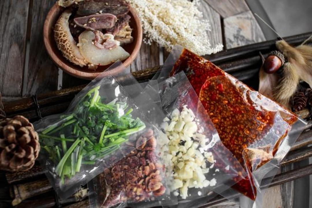 那家“炒菜录音”的店可能被冤枉了，但你信的锅气已经塌了