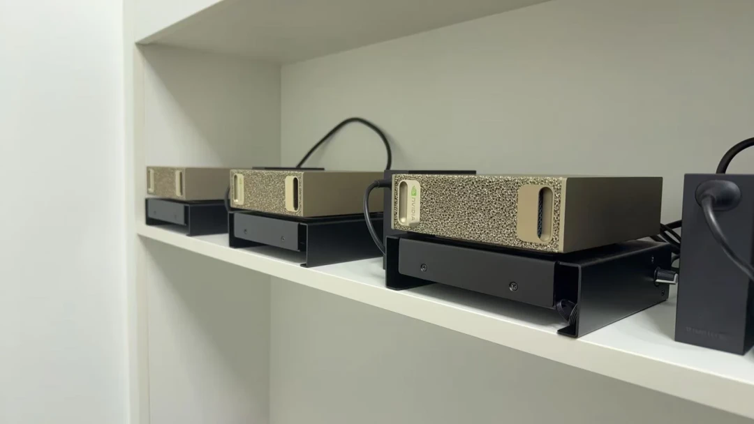 实测千元级400G交换机：芯片正经、功耗60W，劝退点在光模块和风扇