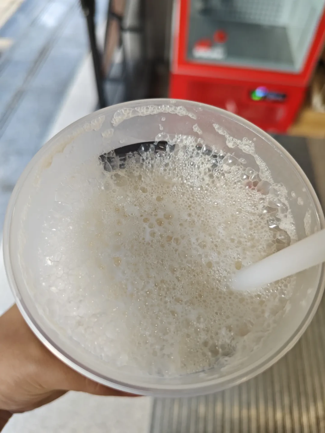 黄油啤酒转岗茶颜的48小时:一半人喊“就这点量”,一半人把泡沫喝干