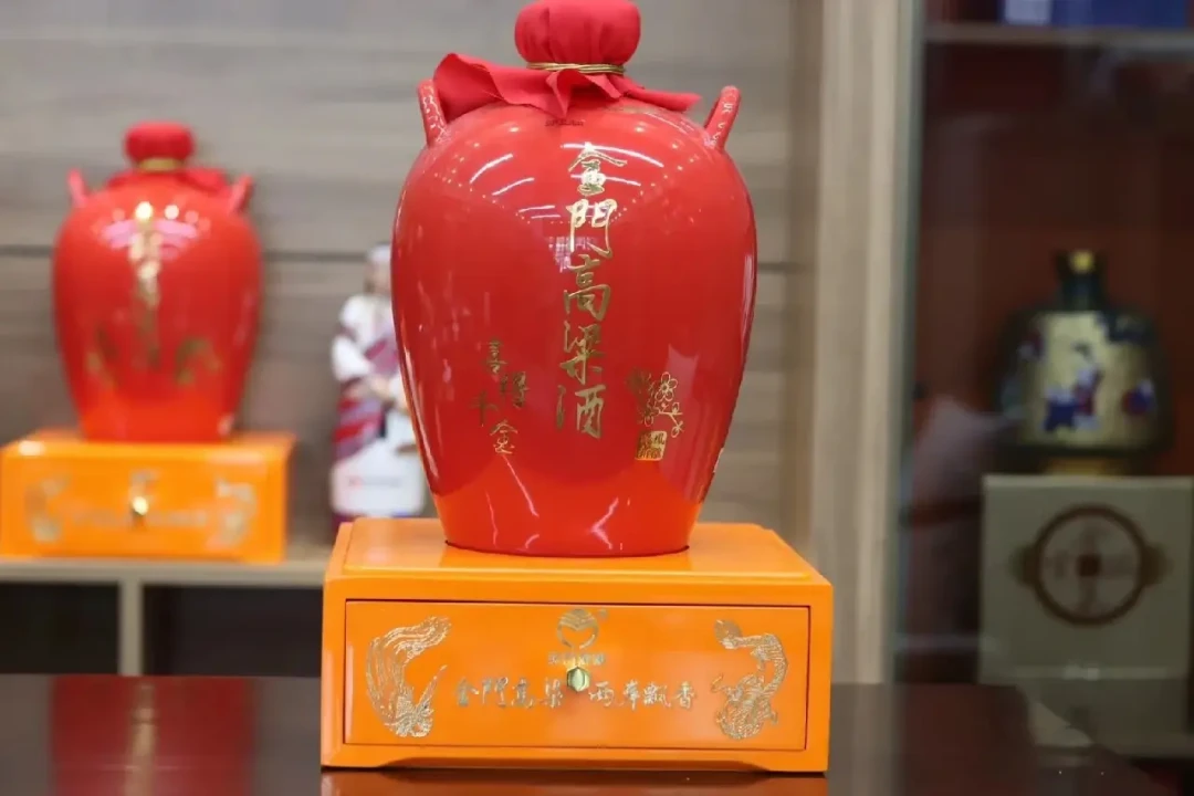 追完《交锋》想囤同款金门高粱酒？先弄清三件事：同款是哪瓶、大概多少钱、58度扛不扛得住