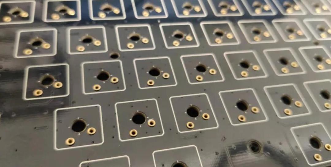热插拔救不了焊台：修轴一笔30块、轴座一笔2毛，大F老兵双11付款前先算这两本账