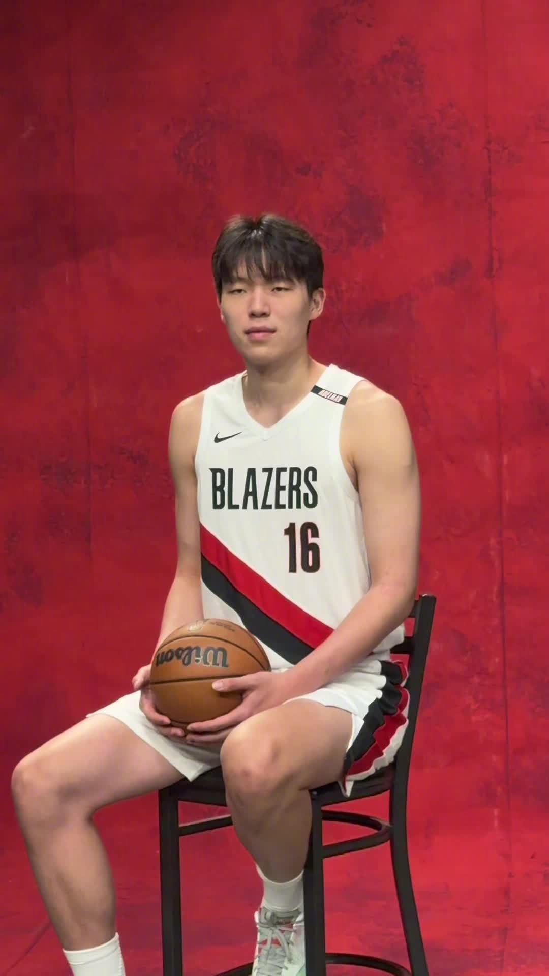 杨瀚森的季前赛4场试卷交了：值不值得开拓者那486万美元？