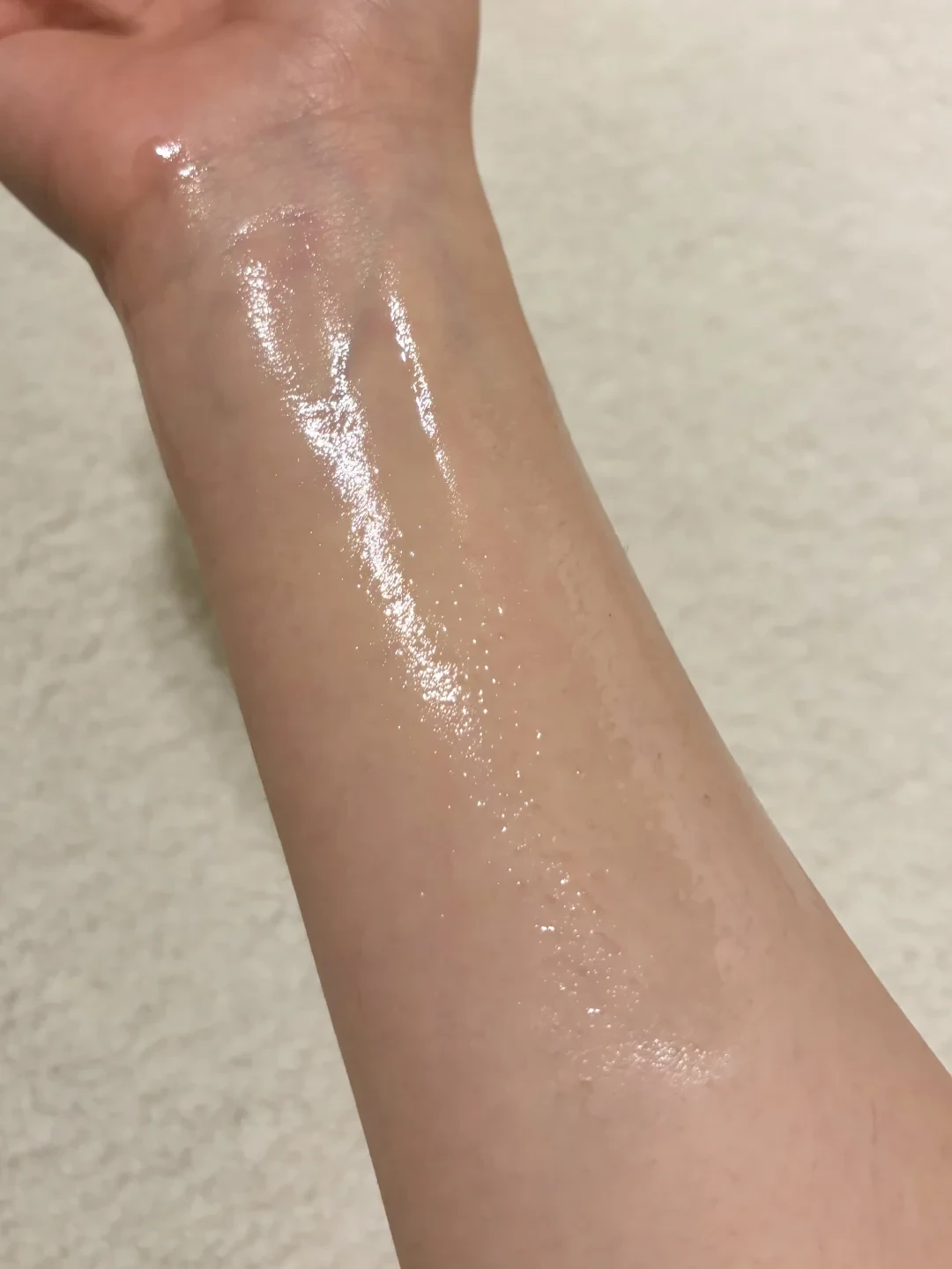 一降温脸就干痒紧绷？不是涂得太少，是你夏天那瓶面霜