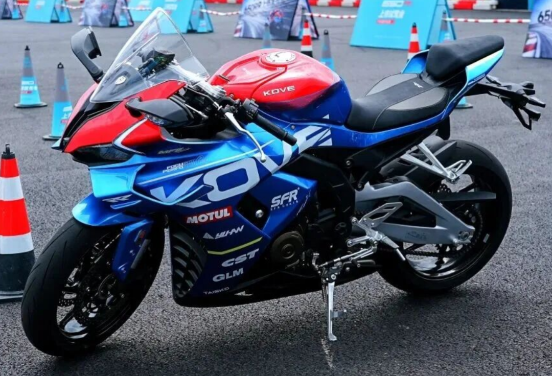 650RR的“新手模式”锁得住124匹马力,锁不住188公斤和后面那几笔账