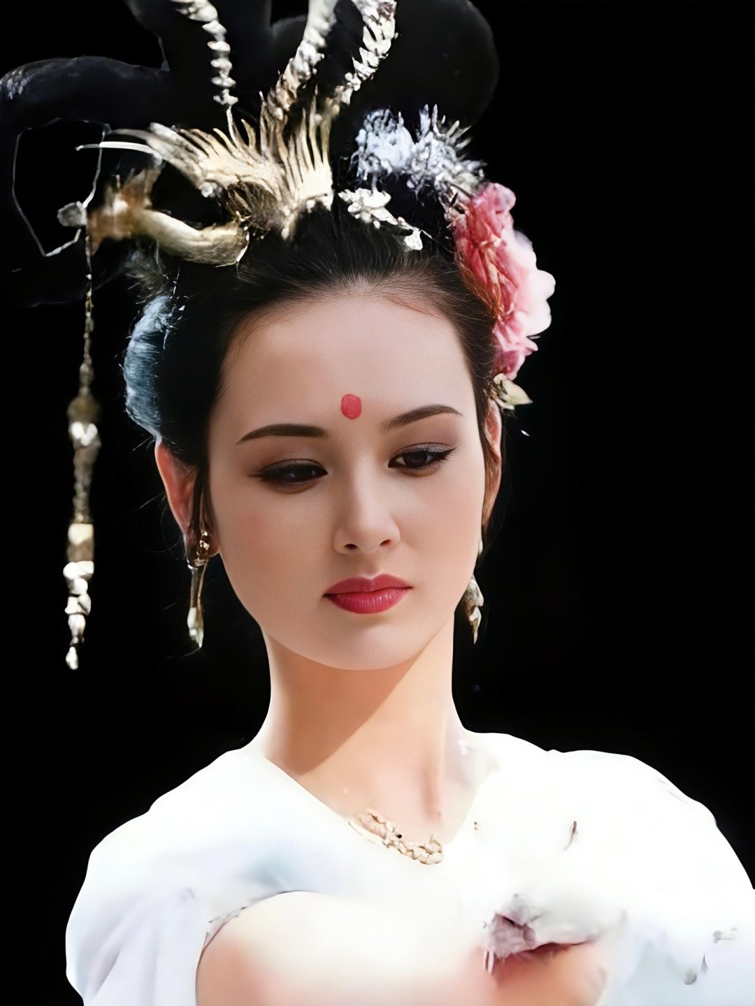 40周年仿妆第一波翻车现场:为什么点赞2万的仿妆,会被自己评论区骂到前排
