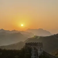 今天雾锁了金山岭，明天他们说大晴天：霜降前最后一场长城云海，可能就在这个周日上午