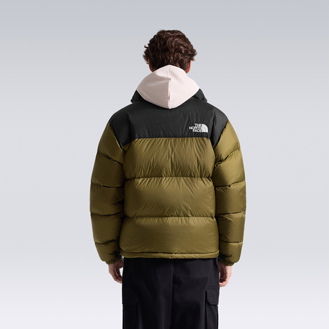 北面60周年把最街头的羽绒服拽回了山里:两款Nuptse新品,谁值得你等