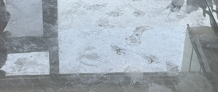 拖地水加盐加醋？水痕粘脚另有原因