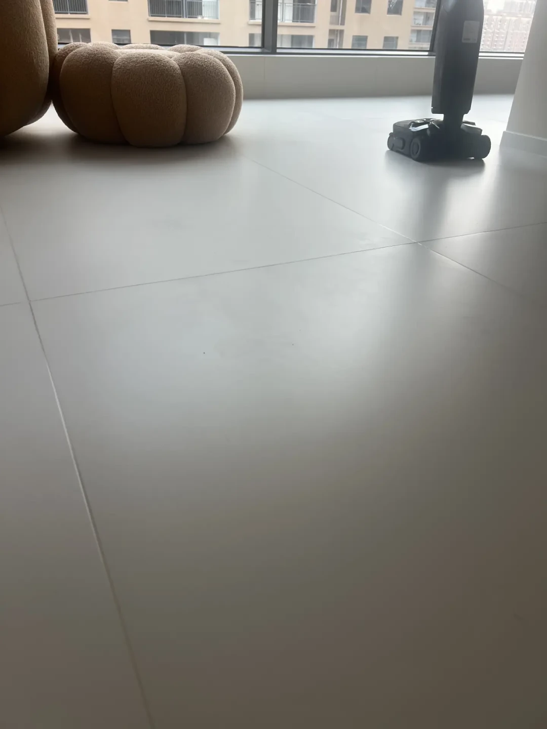 拖地水加盐加醋?水痕粘脚另有原因