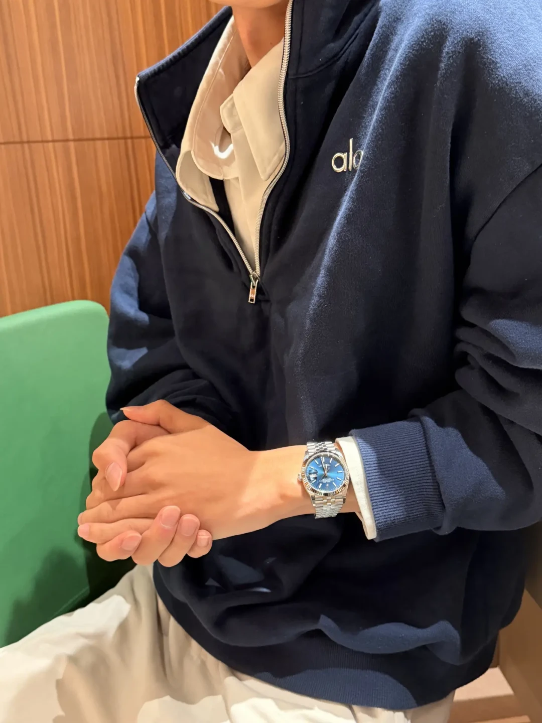 不挑款、不试戴、买完就要寄走:为什么骗子偏偏点名要劳力士?