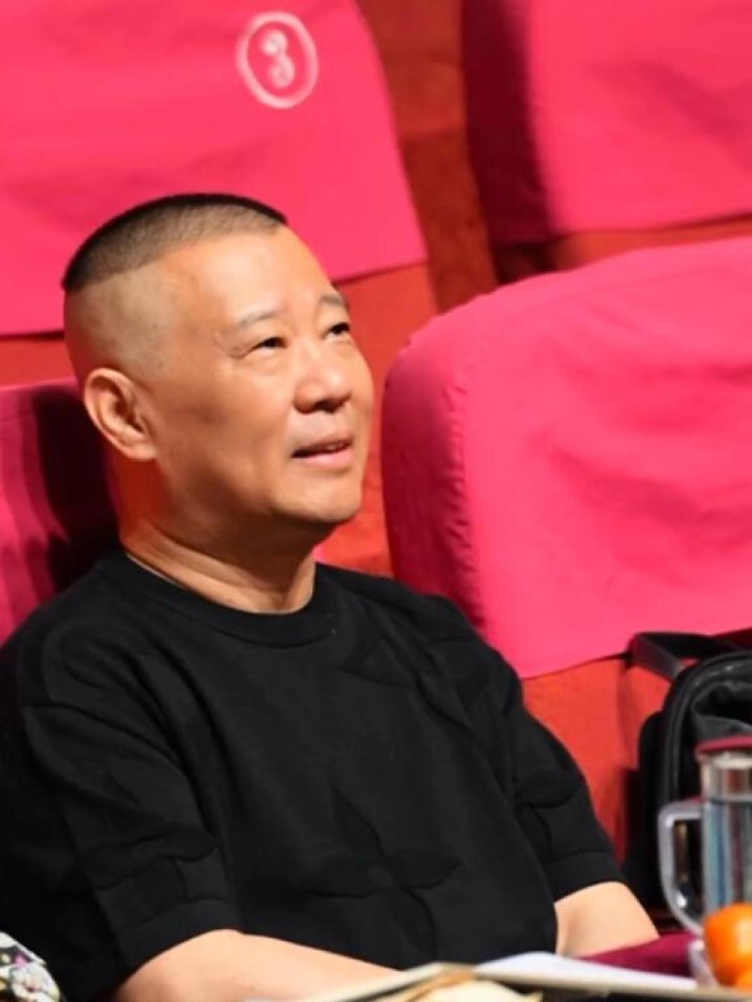 郭德纲亲自到天津面新徒,德云社腾字科复试刚落:我把八科的成长日历拼齐了,才看懂新孩子要等多久