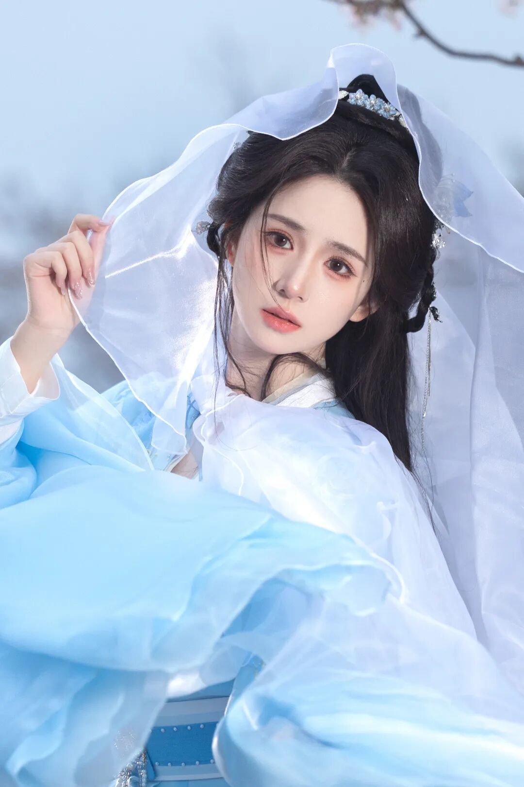 《昆仑》短片明天首映、焦恩俊AI形象首次授权:去不了成都的老兵,先把18号到23号这个窗口看懂