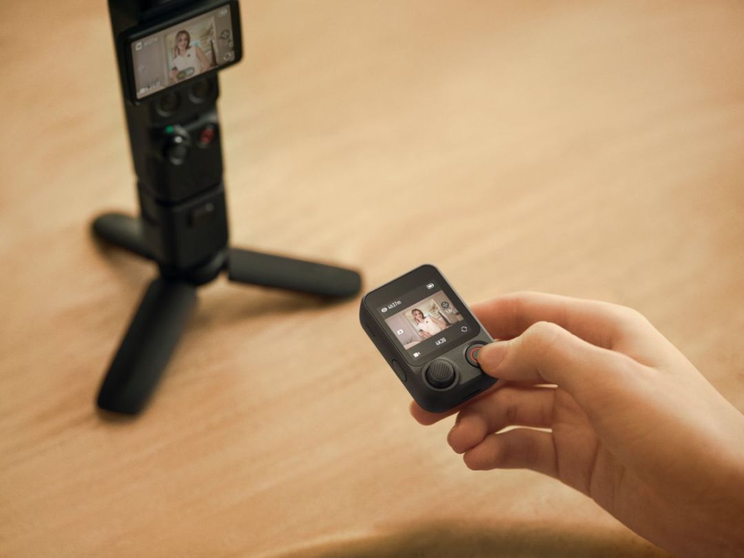 Osmo Pocket 4 与 FrameTap 遥控器