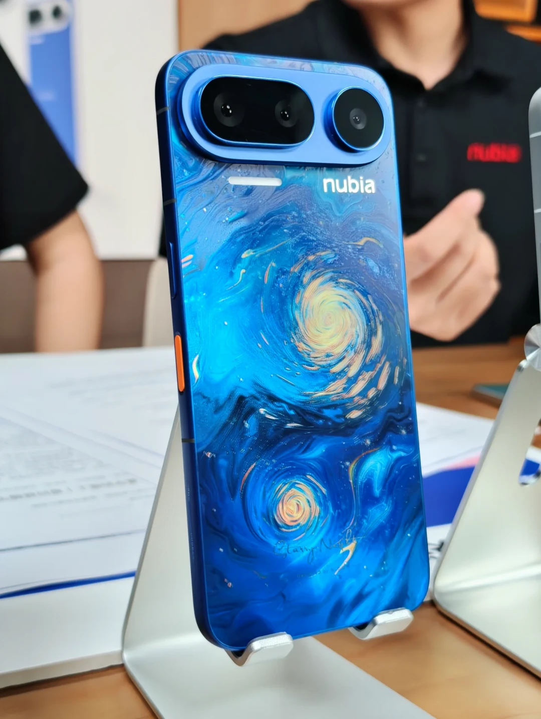 星空典藏版把全场看懵:NaviX Ultra亮新色、没定上市时间,双11前先把三笔账算完