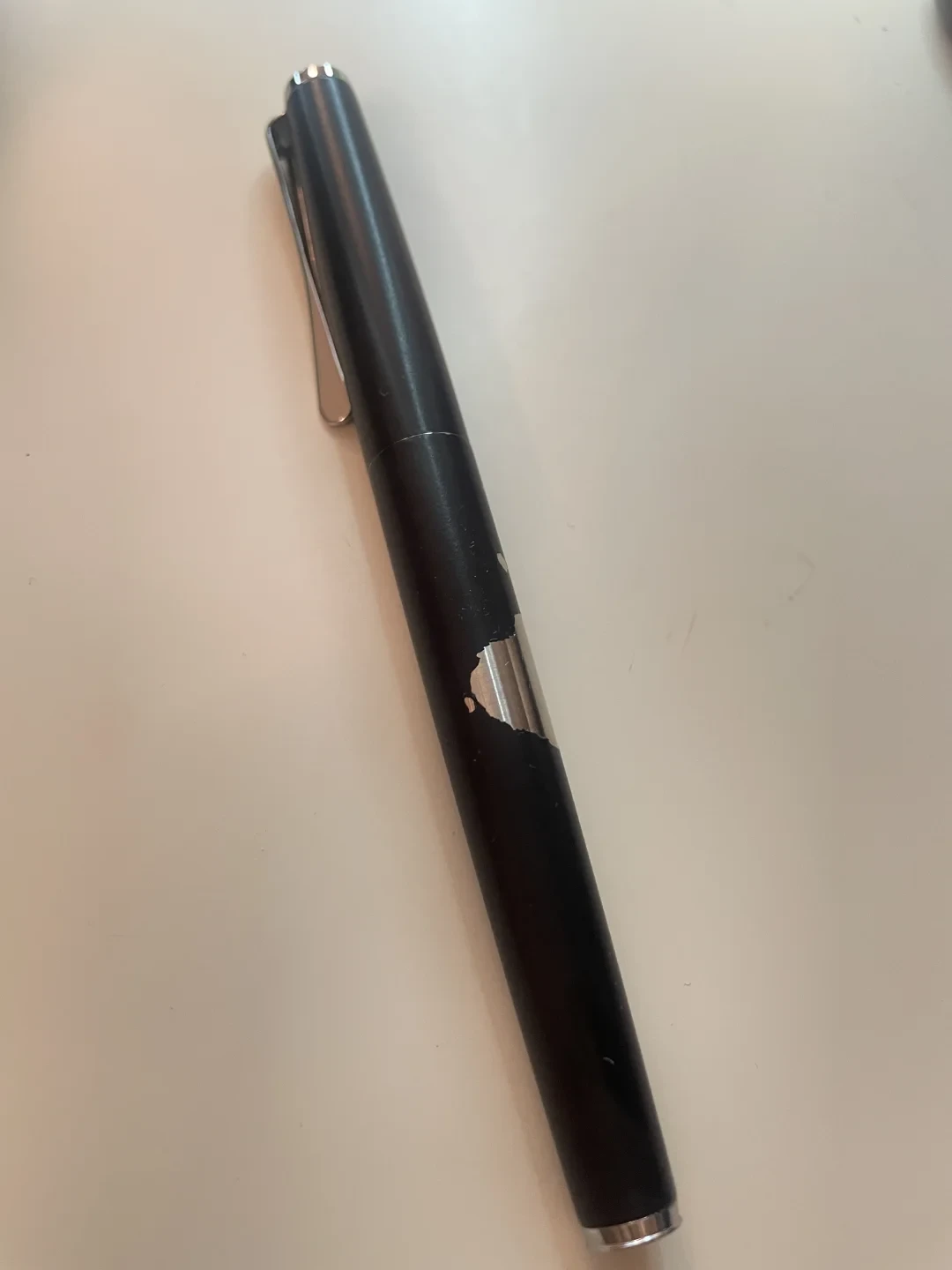 一支千元凌美被拒保，就因为一张保修卡：