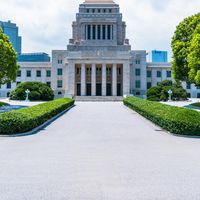 《政盗鲁邦》只播了2集，封神和扑街却同时刷屏：第3集看这3个信号再决定弃不弃