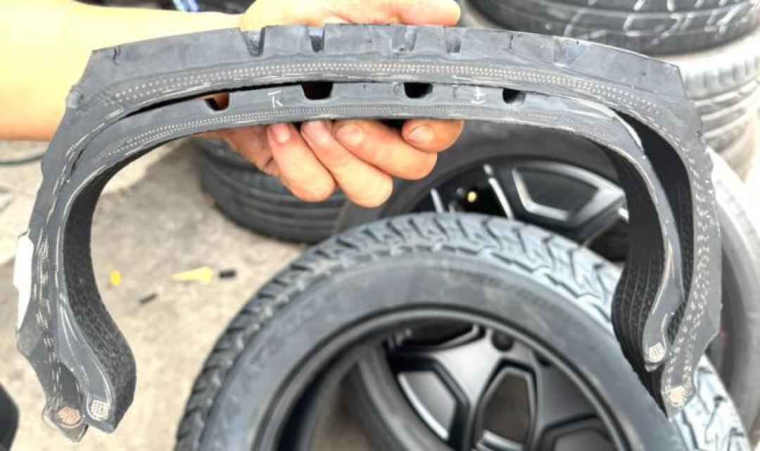 方盒子回家就手痒想双十一换整套AT胎:扒完三个车主的电耗账和一条年检红线,我先花一百多配了套“扎胎保险”