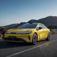 埃安Ray7预售12.88万起：近5米纯电轿跑杀进12万区间，五个版本差价门道一次说清