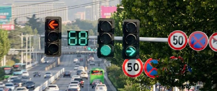 AI红绿灯加速铺开：从“车看灯”到“灯看车”，你的出行正在这样改变