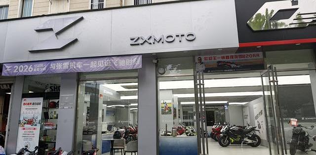 张雪机车单月9979台登顶销冠：海报证明车卖得动，还没证明你家门口的店修得动