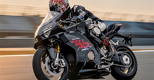 WSBK年度最后一战！张雪机车首回合获第10名 车队积分守住第三