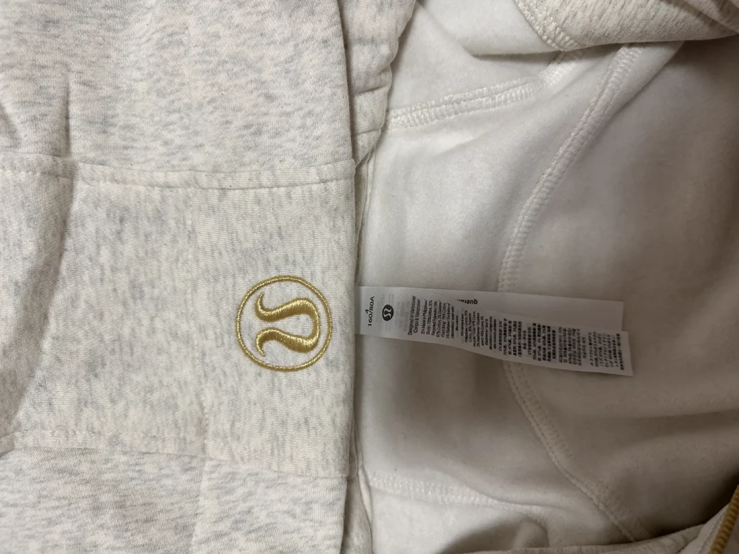 「奥莱5折起、3件580」撞上「1299-100券只圈衣服」:lululemon双11算账党,先把价梯、渠道、码数这三本账对完