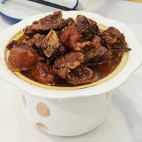 摊主被差评后出走与夜市避雷帖刷屏的同一周：逛摊避雷党，先把可信度、价梯、安全线这三本账对完