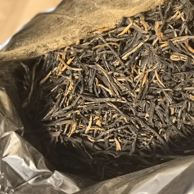 双11前，凤牌经典58冒出几篇“怪味帖”：先别骂降质，这3件事先查清