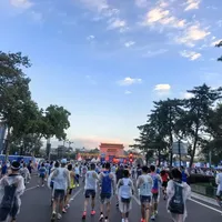 西马跑者晒出新装备：三诺自己两篇文章互相打架，赛道日的血糖曲线只值一次用法——赛后复盘