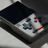 KONKR小方砖上手潮，RGDDS预售1899元起 | 复古掌机10.18日报