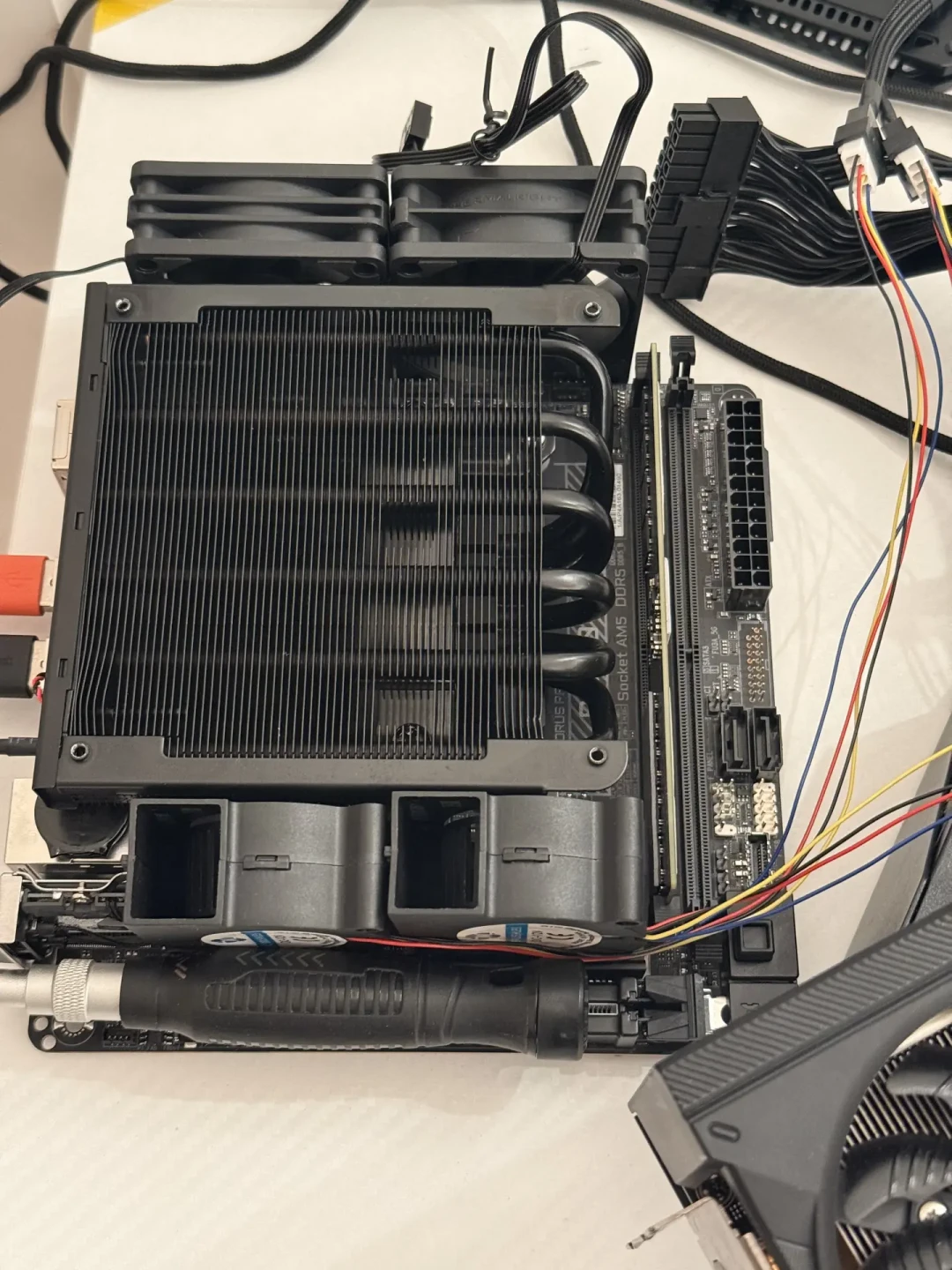 能塞进书包的台式机火了,老玩家却劝「没事少碰ITX」