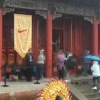 雇70岁老人无限排队！限量200双的詹24被贩子包场？