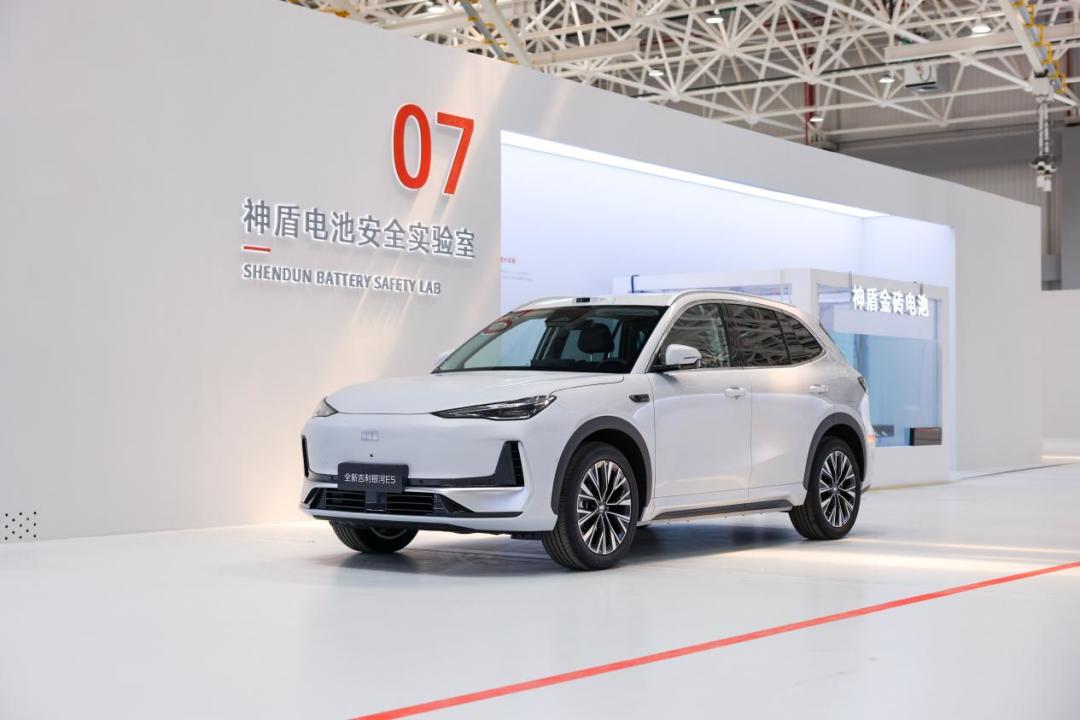 8分40秒充饱:先别记兆瓦数,吉利智充给你的是质保和2000元