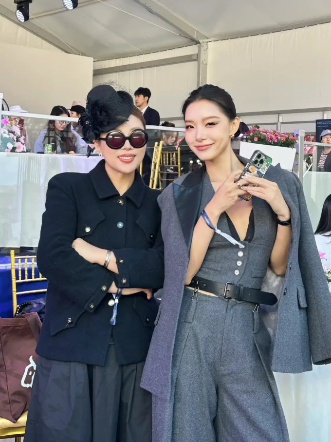 特色女装