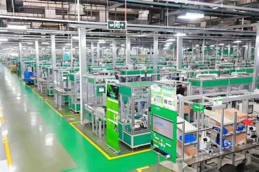 美国关厂、中国提前开秋招:施耐德用工季,电气求职者先把四份合同分清——谁值得投、谁当跳板、谁该跑