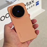 vivo率先涨价1100，也率先撑不住：X500 Pro开卖17天「补贴」一千，首发的去查价保，没买的等20号晚8点