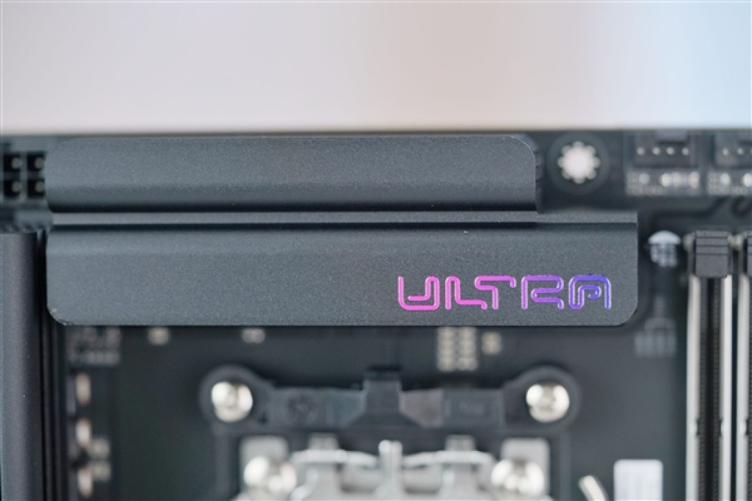 锐龙9000新搭档!七彩虹iGame X870E ULTRAS主板图赏