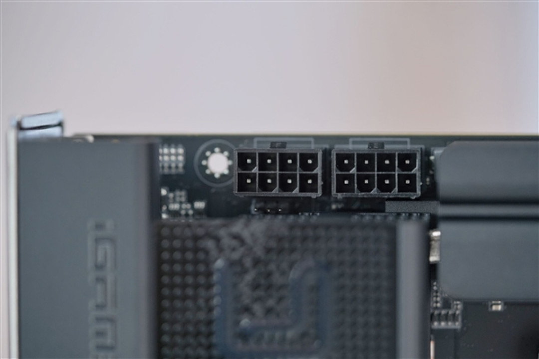 锐龙9000新搭档!七彩虹iGame X870E ULTRAS主板图赏